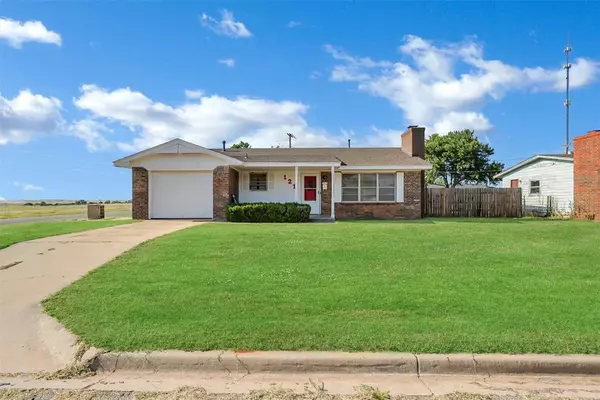 Cordell, OK 73632,121 Mimosa Street