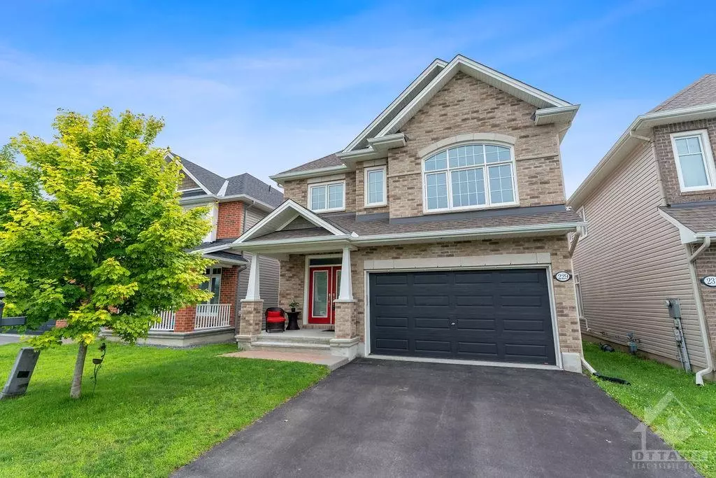 Stittsville, ON K2S 0W5,229 MAZON ST