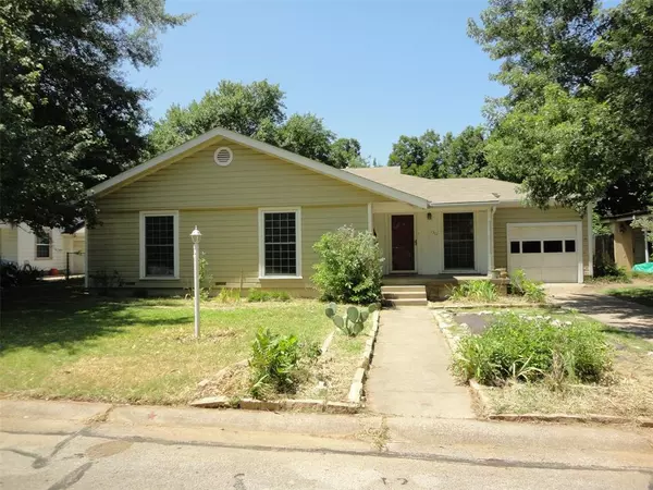 136 Parkwood Avenue, Arlington, TX 76013