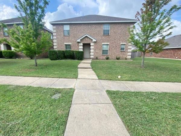 711 Locustberry Drive,  Red Oak,  TX 75154