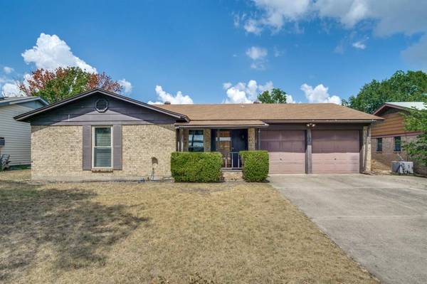 717 Comal Avenue,  White Settlement,  TX 76108