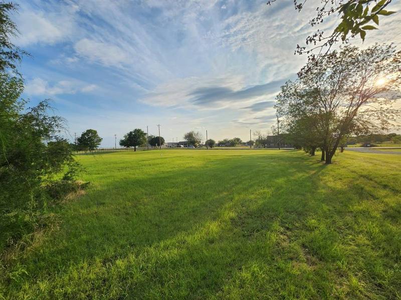 2166 Seaborn Road, Ponder, TX 76259