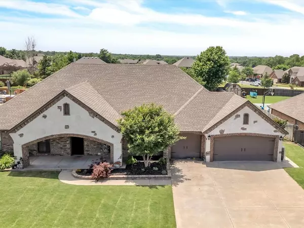 8185 Lindsay Lane, Edmond, OK 73025