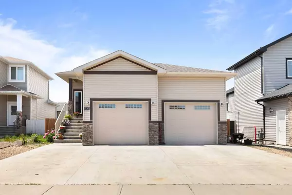 Redcliff, AB T0J 2P0,930 Manor PL SE