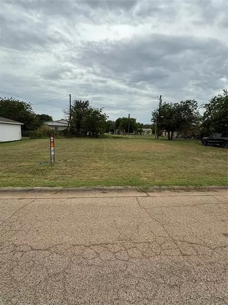 203 Deputy Larry Miller Drive, Granbury, TX 76048