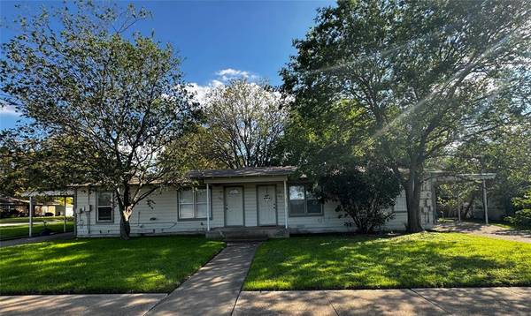 122 Ramsey Avenue,  Cleburne,  TX 76031