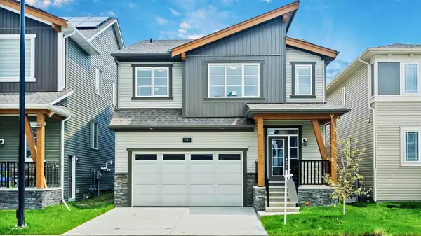 151 Carringham Way NW WAY, Calgary, AB T4B 3P5