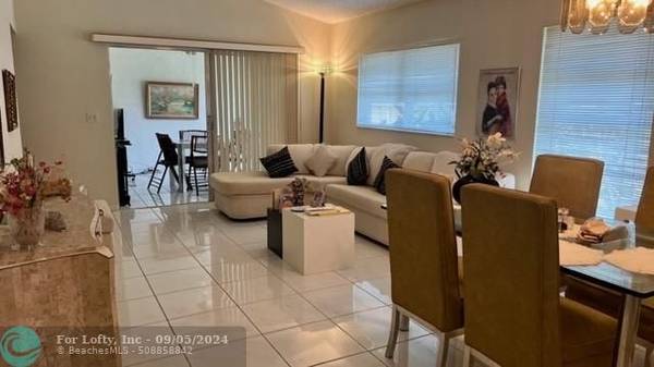 Boca Raton, FL 33496,8279 Summerbreeze Ln