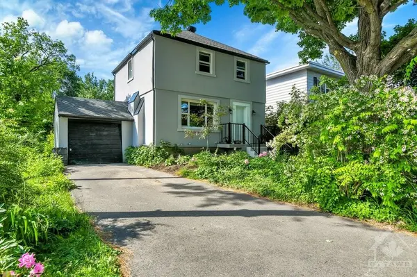 Ottawa, ON K1Z 7V7,1371 WOODWARD AVE