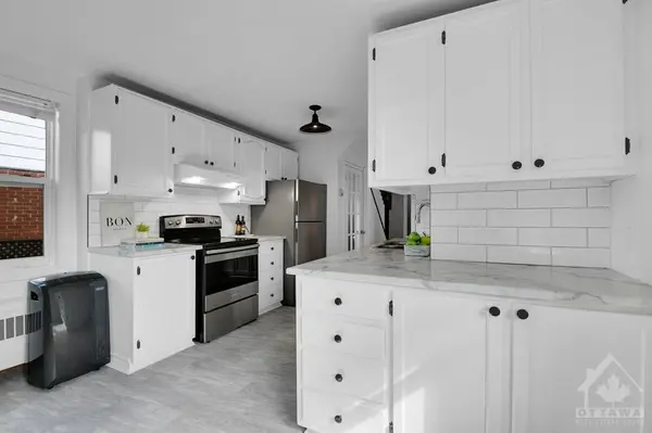 Ottawa, ON K1Z 7V7,1371 WOODWARD AVE