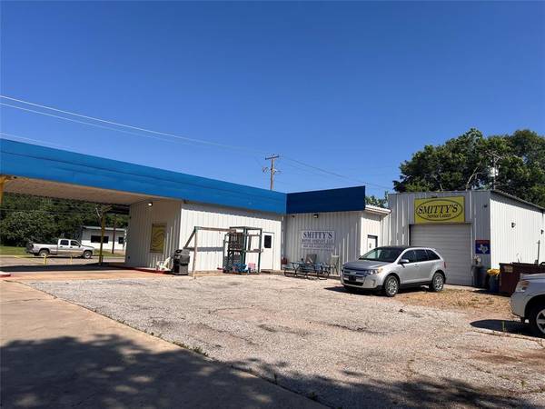 Bonham, TX 75418,1900 N Center Street