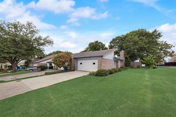 2211 La Costa Drive,  Rowlett,  TX 75088