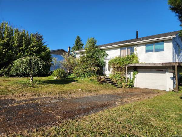 7535 Carnarvon Rd, Port Hardy, BC V0N 2P0