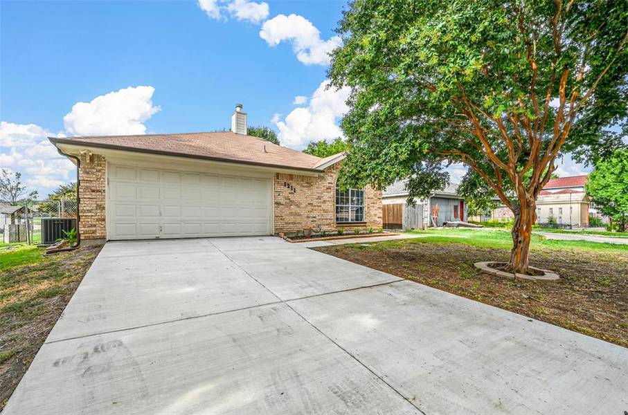 1211 Smith Drive, Cedar Hill, TX 75104