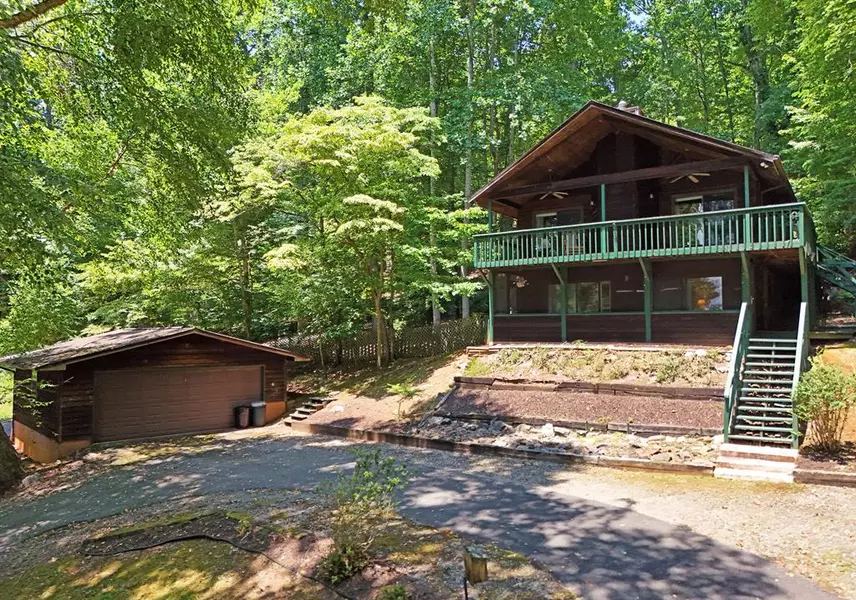 581 Chatuge Lane, Hayesville, NC 28904