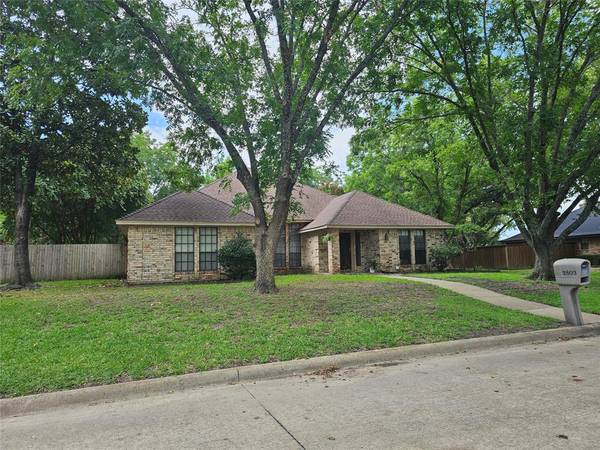 2803 Gleneagles Drive,  Ennis,  TX 75119