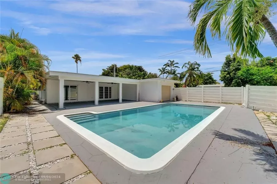 2003 N 45th Ave, Hollywood, FL 33021