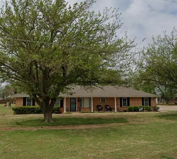 707 SW 10th Street, Minco, OK 73059