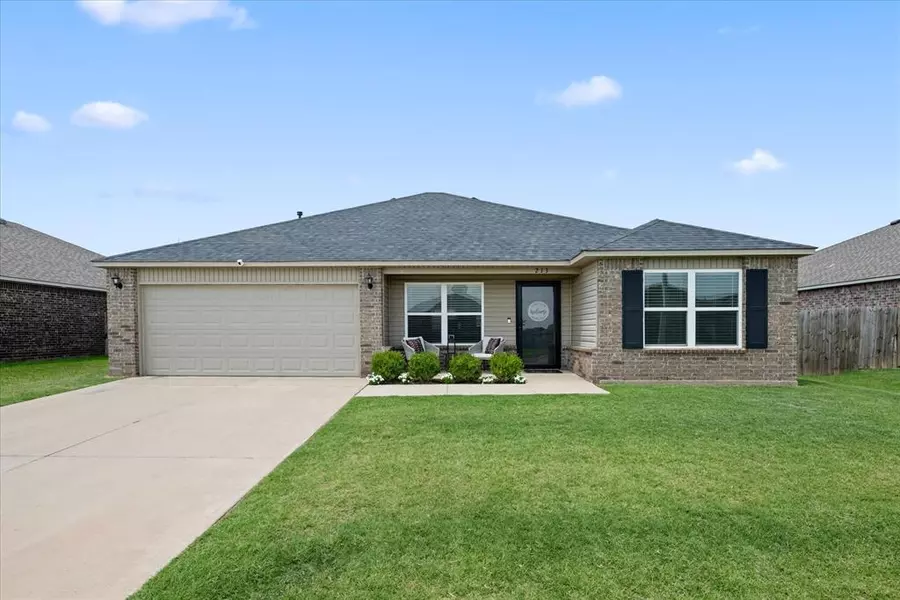 213 Karlee Lane, Newcastle, OK 73065