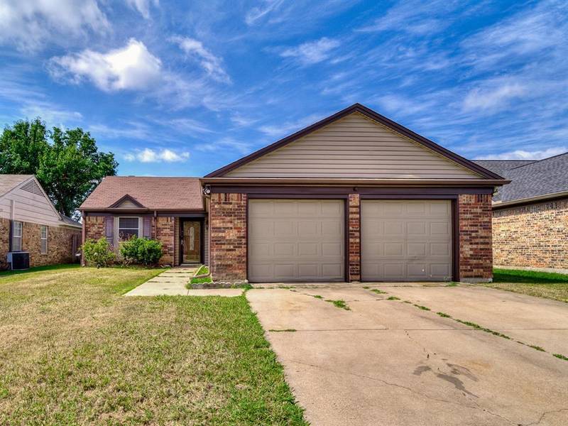 530 Nightshade Drive, Arlington, TX 76018