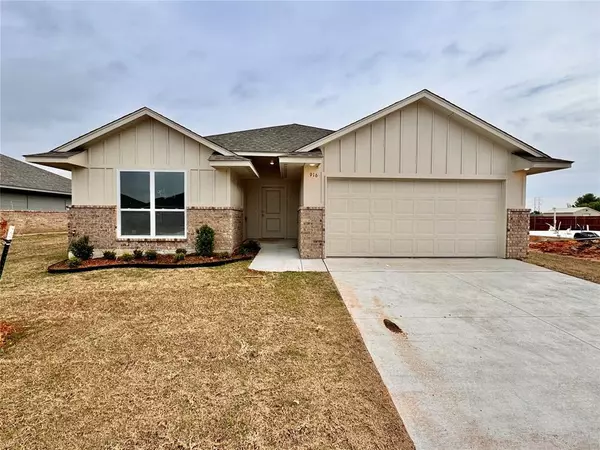 916 Dusky Valley Lane, Chickasha, OK 73018