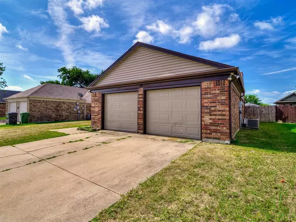 Arlington, TX 76018,530 Nightshade Drive