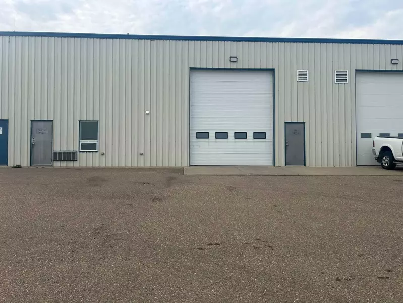 511 South Railway DR Northeast #4+5, Redcliff, AB T0J 2P0