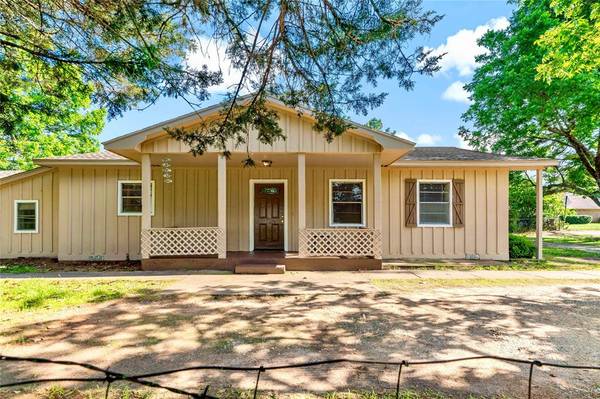 970 31st Street NE, Paris, TX 75460