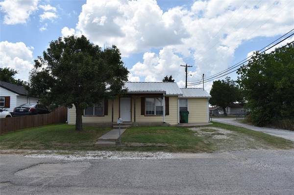 108 Raymond Street,  Bowie,  TX 76230