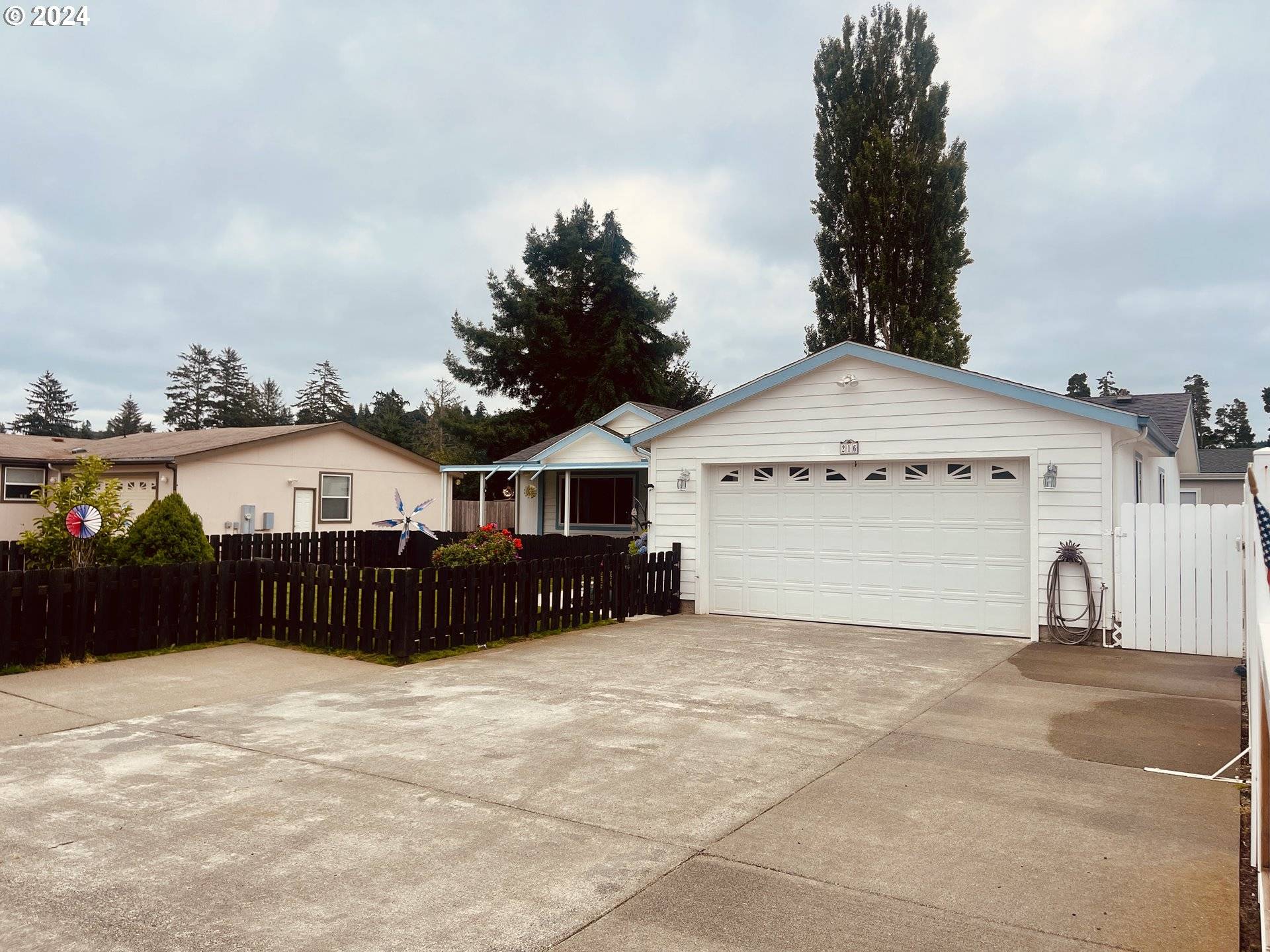 Lakeside, OR 97449,216 WOOD DUCK LN