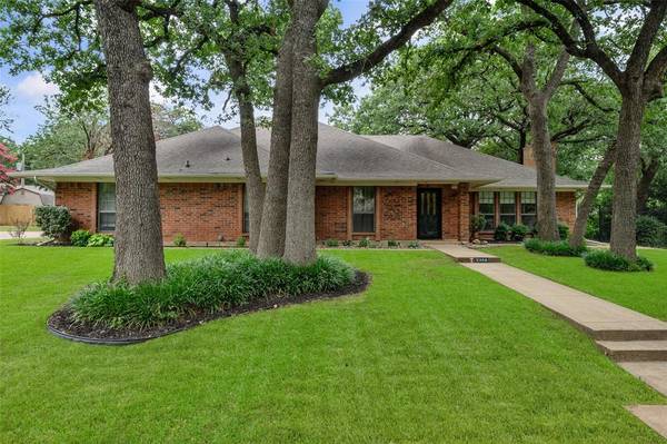 2304 Randy Court,  Mansfield,  TX 76063