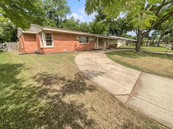 Hurst, TX 76053,617 Norwood Drive