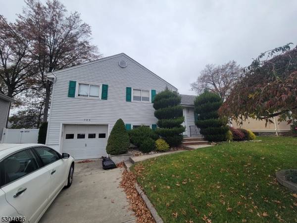 704 Beechwood Rd, Linden City, NJ 07036