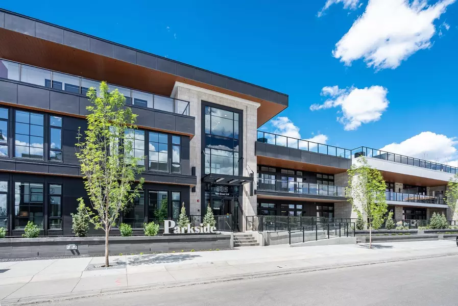 835 78 ST Southwest #205, Calgary, AB T3H 6H6