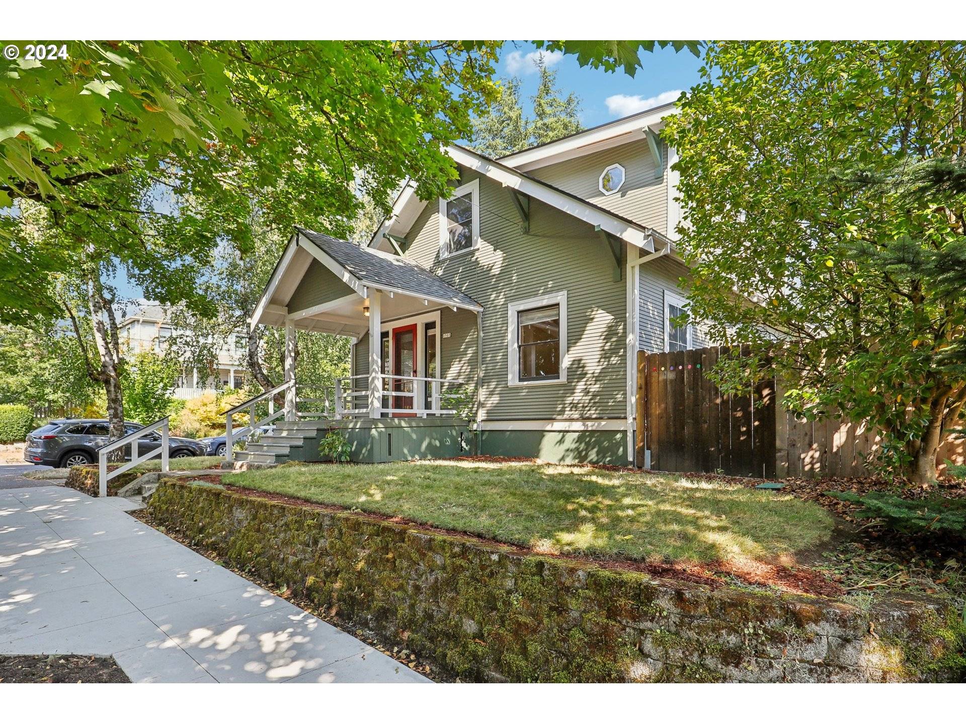 Portland, OR 97202,1503 SE HENRY ST