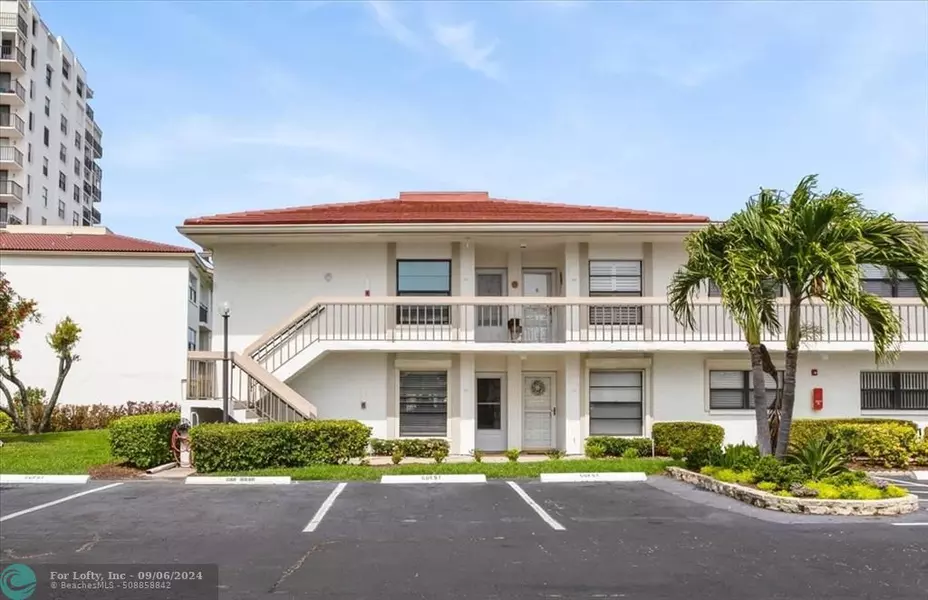 6211 Sun Boulevard  #201, Other City - In The State Of Florida, FL 33715