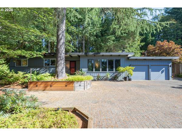 10667 SW LANCASTER RD, Portland, OR 97219