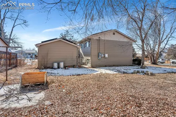 Colorado Springs, CO 80910,807 Hutchinson DR