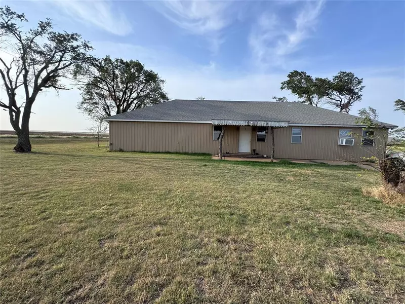 26505 N County Road 1980, Granite, OK 73547