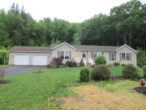 80 Black Bear Circle, Towamensing Township, PA 18058