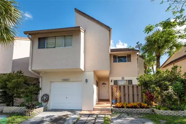 860 NW 81st Way  #13, Plantation, FL 33324