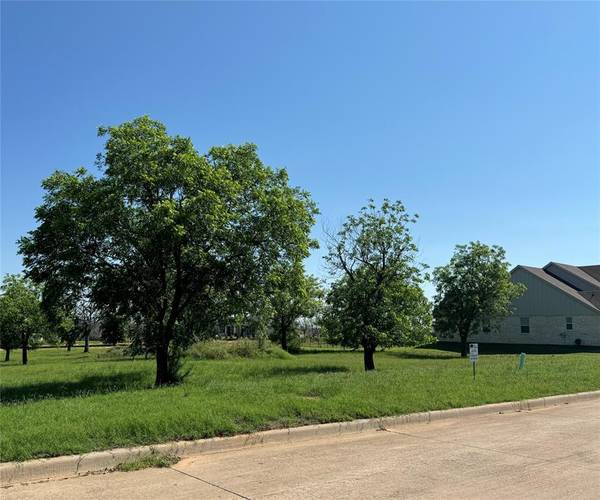 6512 Pinehurst Drive, Granbury, TX 76049