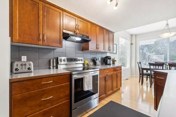 Calgary, AB T3H 5A4,23 Cougarstone CT SW