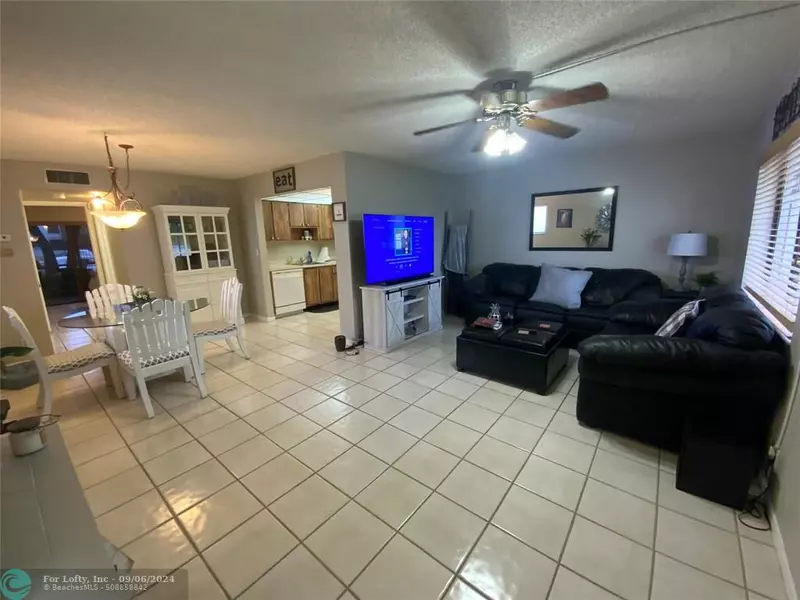 9920 NW 68th Pl  #108, Tamarac, FL 33321