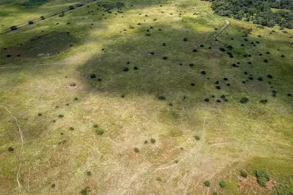 Hallettsville, TX 77964,83 Acres County Rd 18