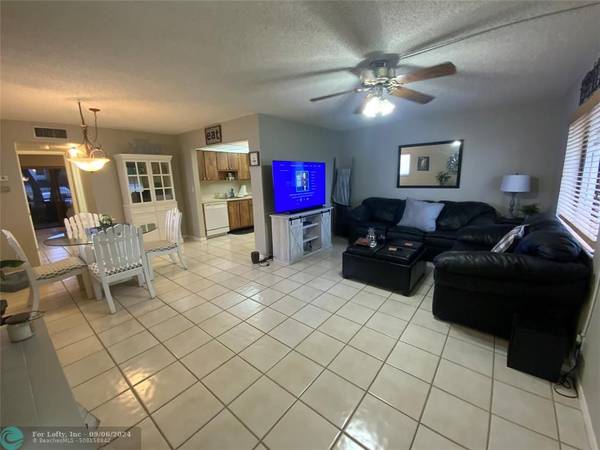 9920 NW 68th Pl  #108, Tamarac, FL 33321