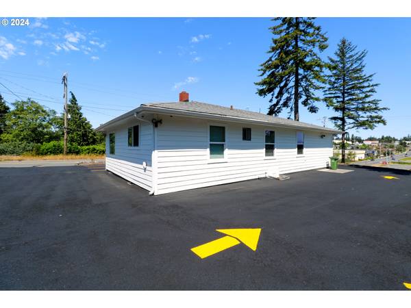 Coos Bay, OR 97420,2590 WOODLAND DR