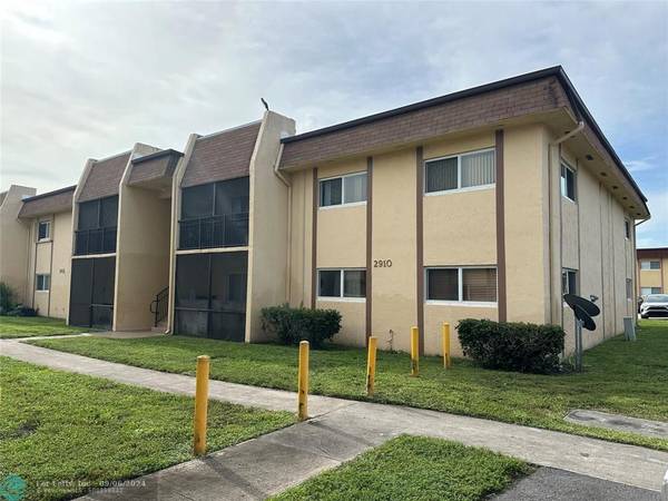 2910 NW 55th Ave  #1A, Lauderhill, FL 33313