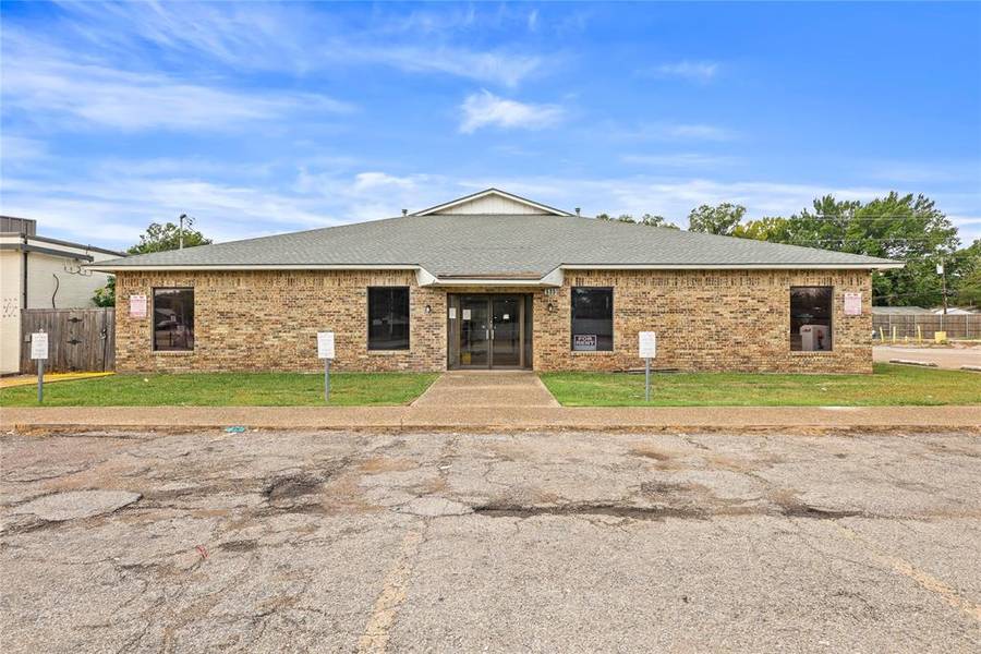 4915 Gus Thomasson Road, Mesquite, TX 75150