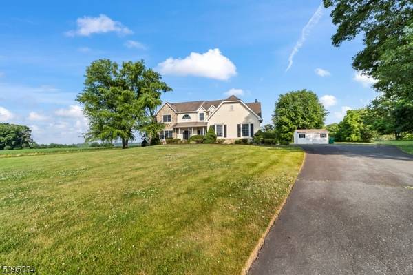 14 Fox Run Rd,  Hopewell Twp.,  NJ 08534